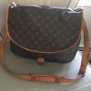 Authentic Louis Vuitton Samaur 35- TOP STRAP GONE
